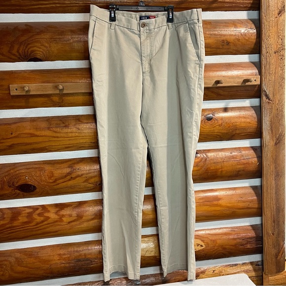Izod Men's Khaki Chinos - Picture 1 of 4
